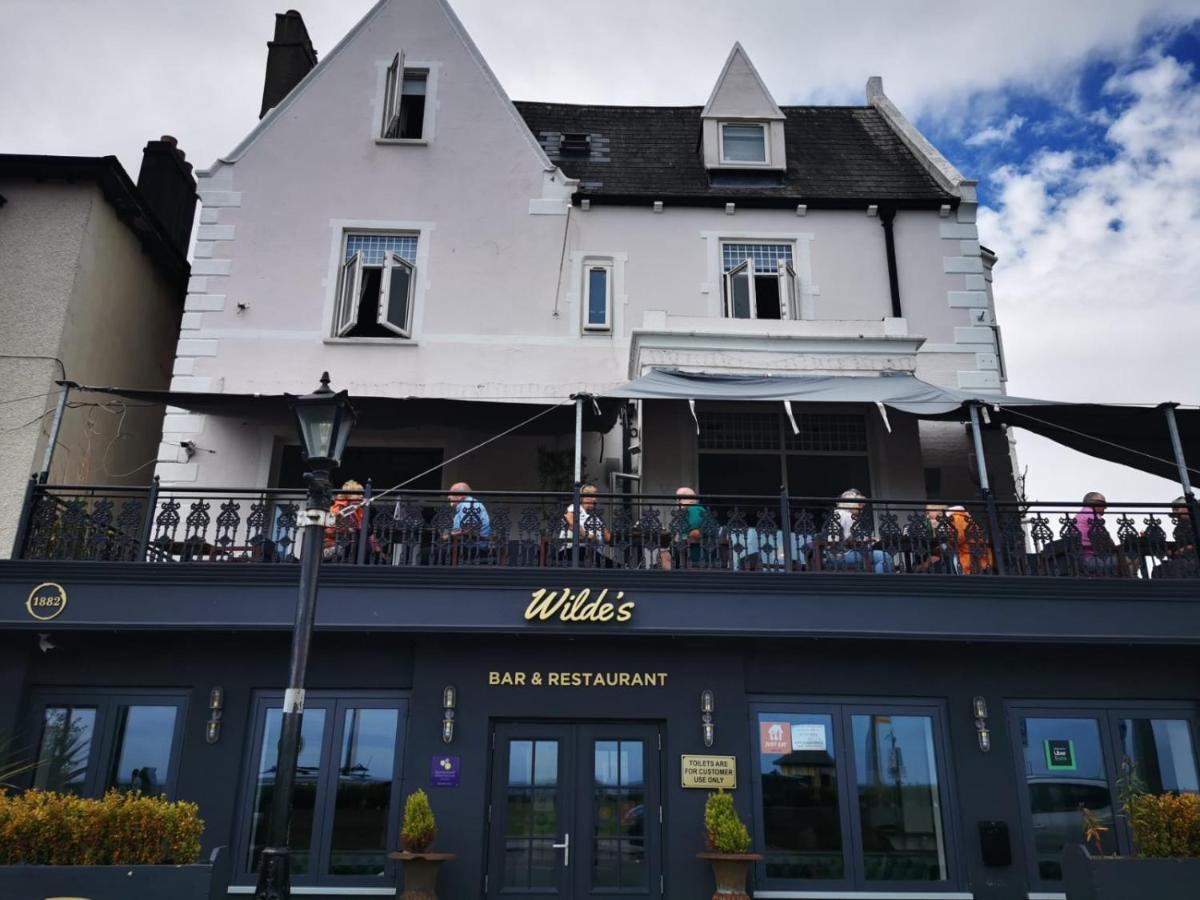 The Strand Hotel, The Former Residence Of Oscar Wilde เบรย์ ภายนอก รูปภาพ