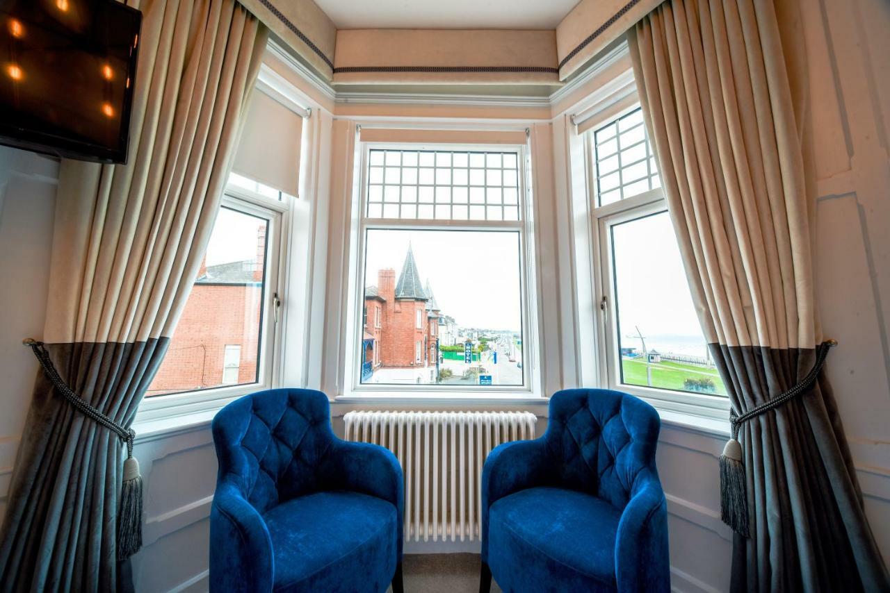 The Strand Hotel, The Former Residence Of Oscar Wilde เบรย์ ภายนอก รูปภาพ